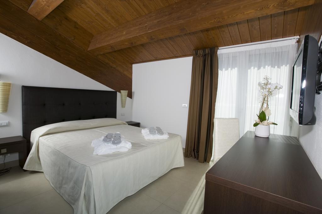 Hotel Iride & Spa 切塞纳蒂科 客房 照片