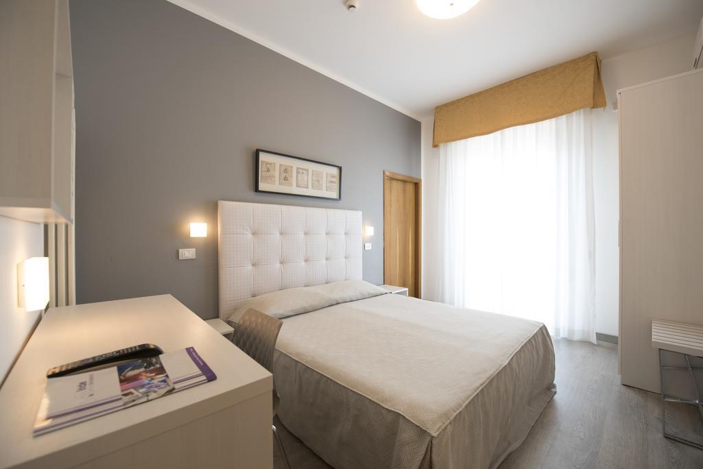 Hotel Iride & Spa 切塞纳蒂科 外观 照片