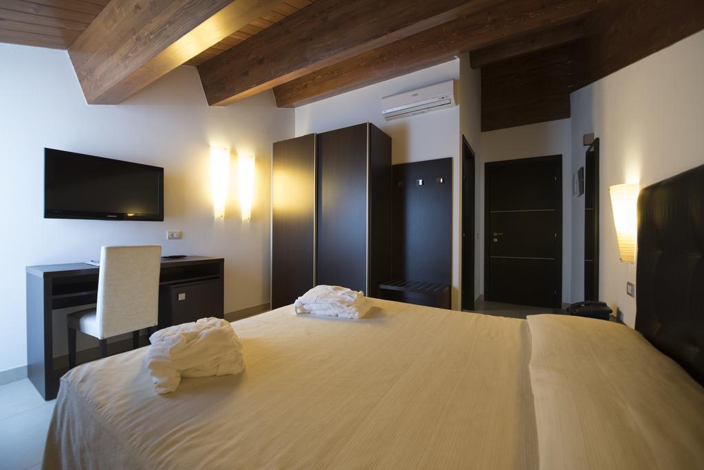 Hotel Iride & Spa 切塞纳蒂科 外观 照片